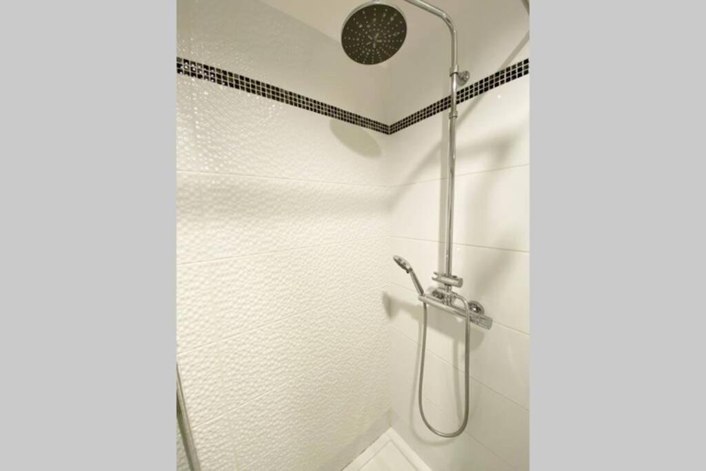 Exclusive 2Br! Apartment Near City Center +Netflix Warschau Exterior foto